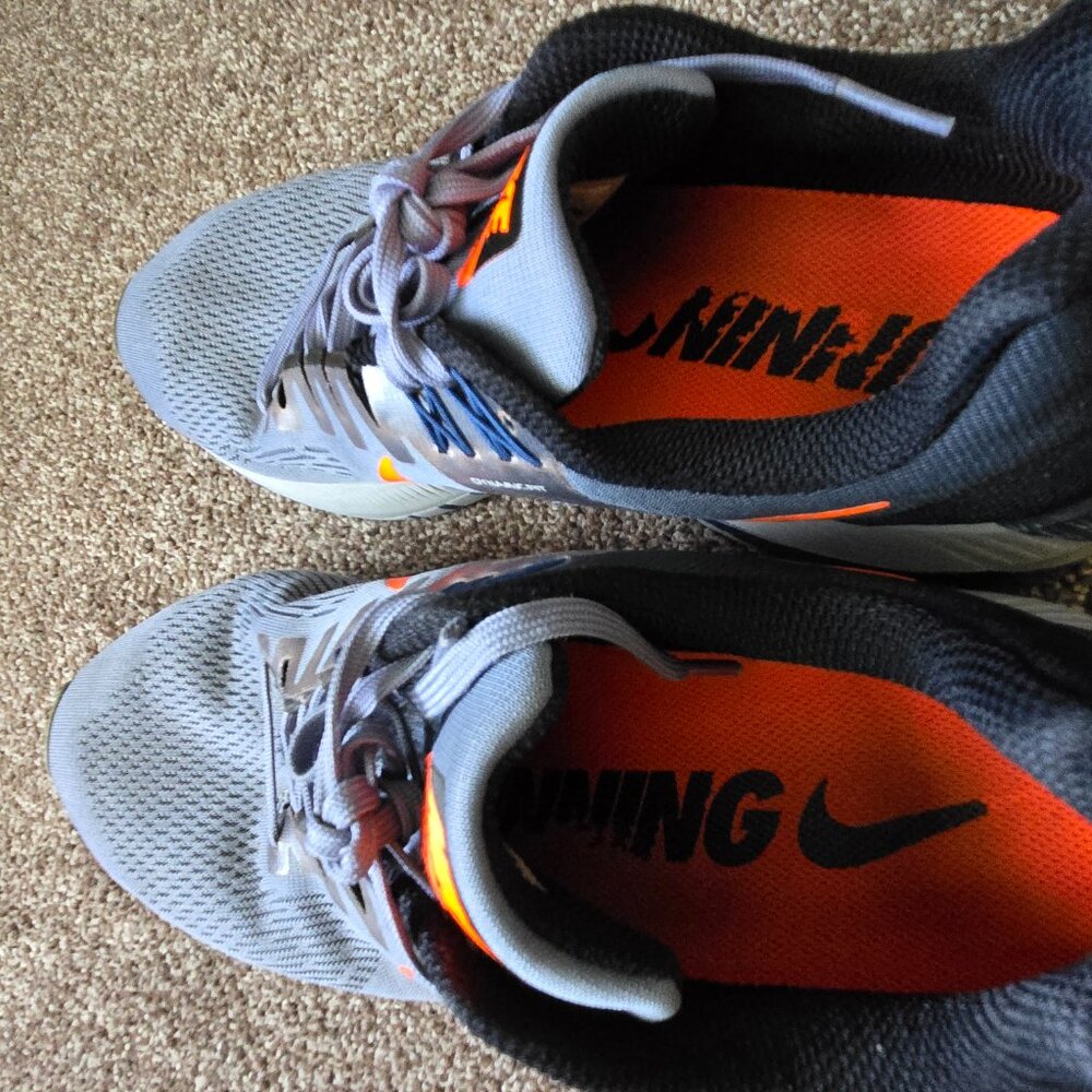 Nike - Picture 4 of 9